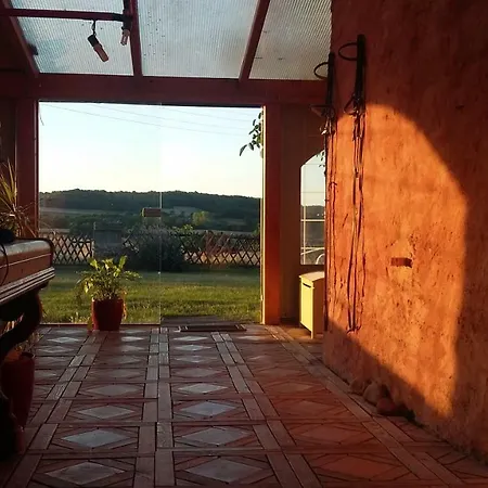 בית נופש Pause Sur La Colline